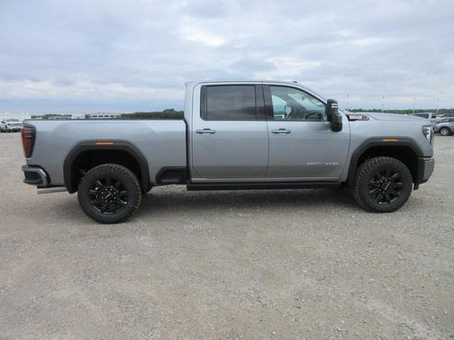 2025 GMC Sierra 2500 AT4