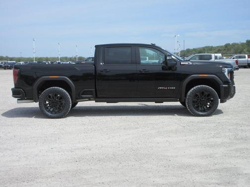2025 GMC Sierra 2500 AT4