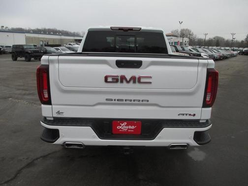 2025 GMC Sierra 1500 AT4