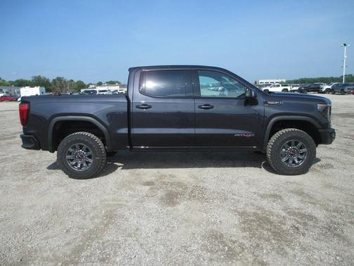 2025 GMC Sierra 1500 AT4X
