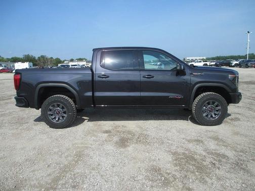 2025 GMC Sierra 1500 AT4X