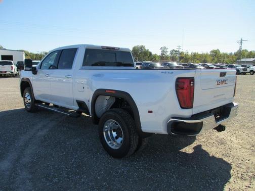 2026 GMC Sierra 3500 SLT