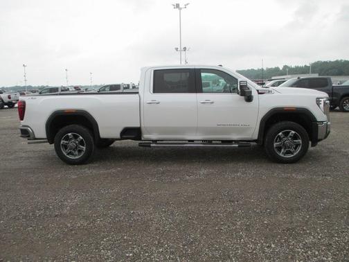2025 GMC Sierra 3500 SLT