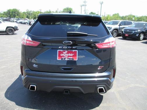 2022 Ford Edge ST
