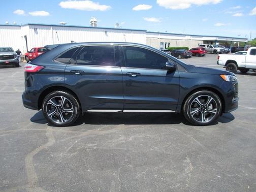 2022 Ford Edge ST