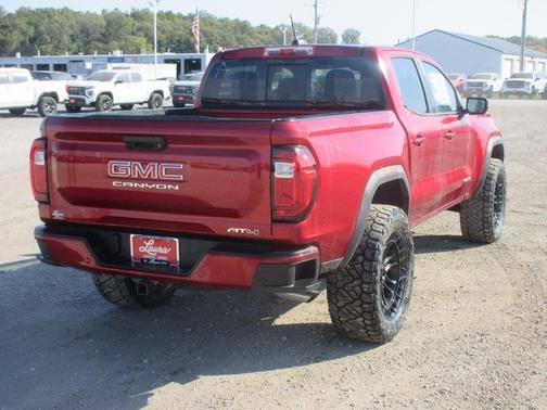 2025 GMC Canyon AT4
