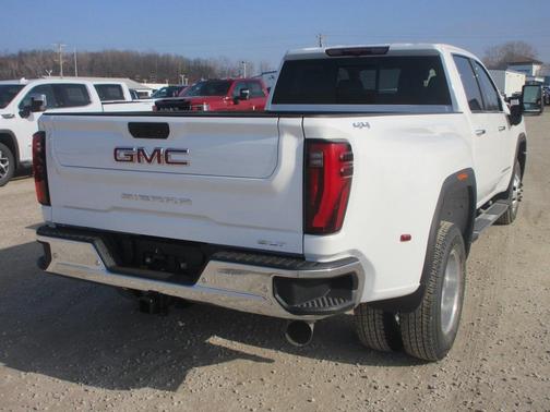 2026 GMC Sierra 3500 SLT