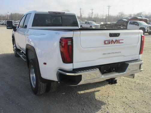 2026 GMC Sierra 3500 SLT