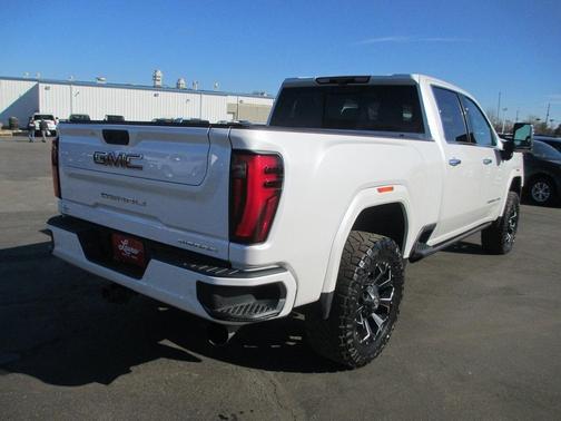 2024 GMC Sierra 2500 Denali