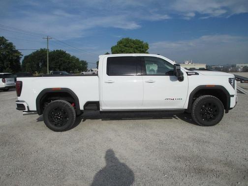 2025 GMC Sierra 2500 AT4