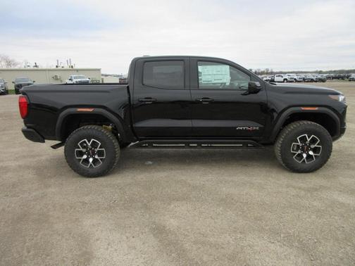 2025 GMC Canyon AT4