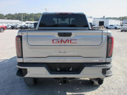 2025 GMC Sierra 2500 AT4