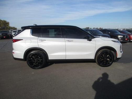 2023 Mitsubishi Outlander SEL Black Edition