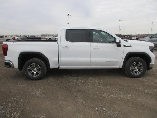 2026 GMC Sierra 1500 SLE