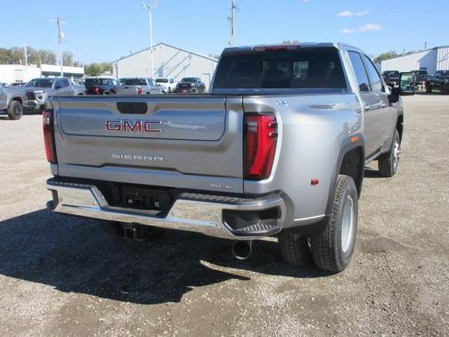2026 GMC Sierra 3500 SLE