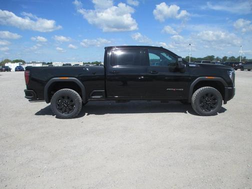 2025 GMC Sierra 2500 AT4