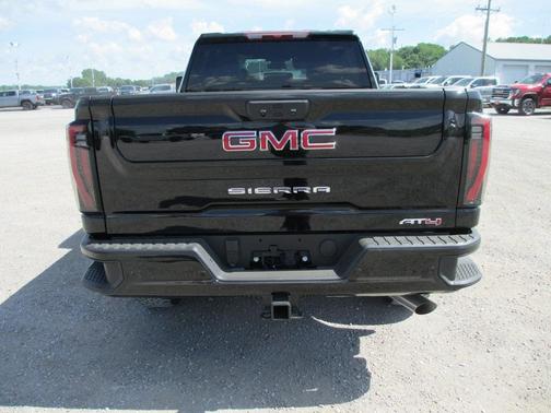 2025 GMC Sierra 2500 AT4