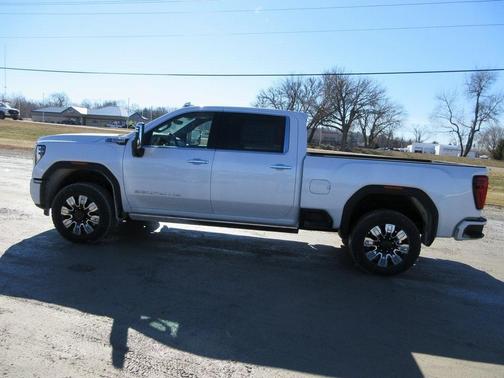 2025 GMC Sierra 2500 Denali