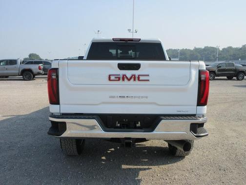 2025 GMC Sierra 3500 SLT