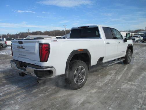 2026 GMC Sierra 3500 SLT