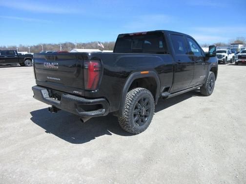 2025 GMC Sierra 2500 AT4