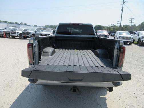 2025 GMC Sierra 3500 AT4