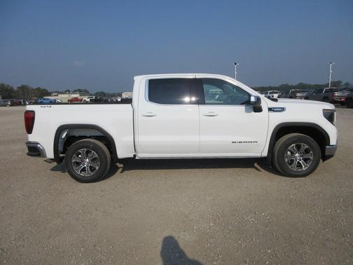 2025 GMC Sierra 1500 SLE