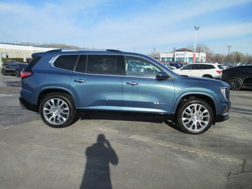 2025 GMC Acadia Denali