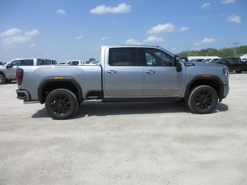 2025 GMC Sierra 2500 AT4