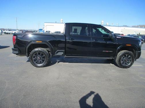 2024 GMC Sierra 2500 AT4