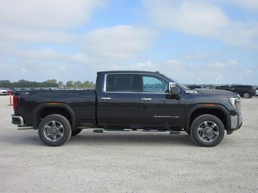 2025 GMC Sierra 2500 SLT