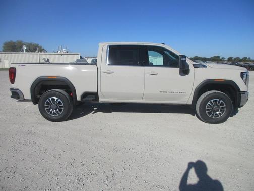 2026 GMC Sierra 2500 SLE