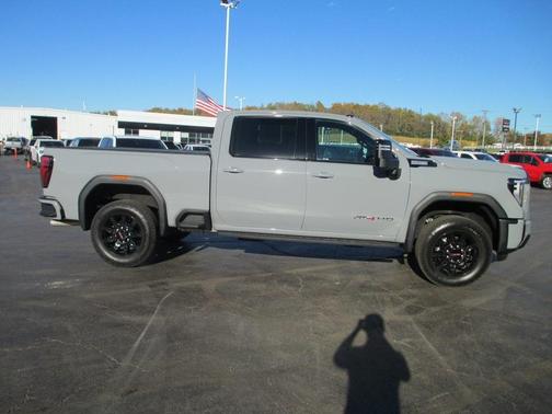 2025 GMC Sierra 2500 AT4