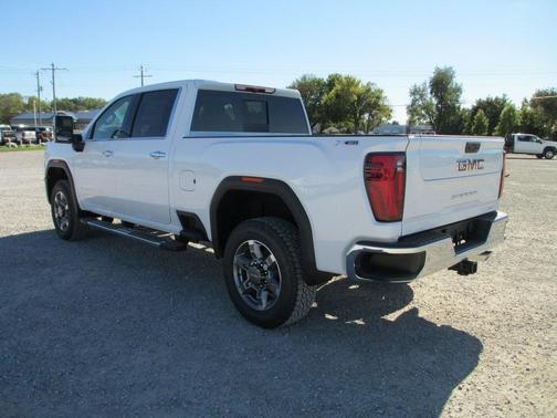 2026 GMC Sierra 2500 SLT