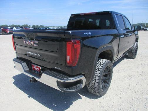 Onyx Black 2026 GMC Sierra 1500 SLT