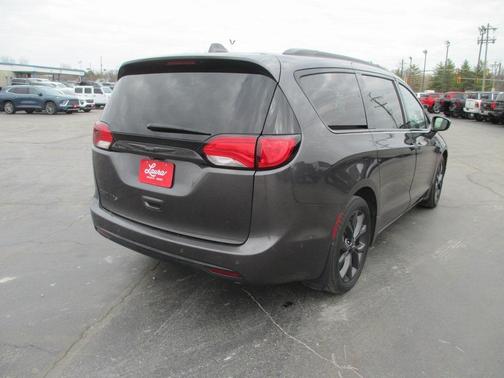 2019 Chrysler Pacifica Touring-L Plus