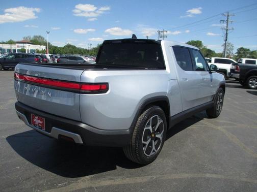 2024 Rivian R1T Adventure Package