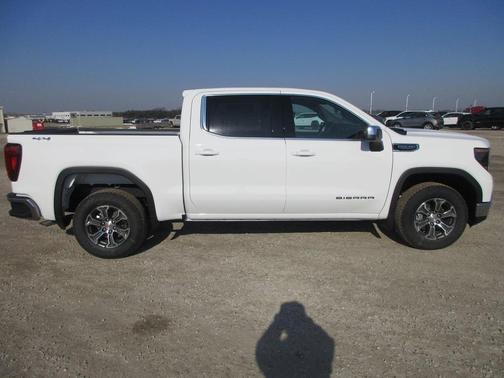 2026 GMC Sierra 1500 SLE