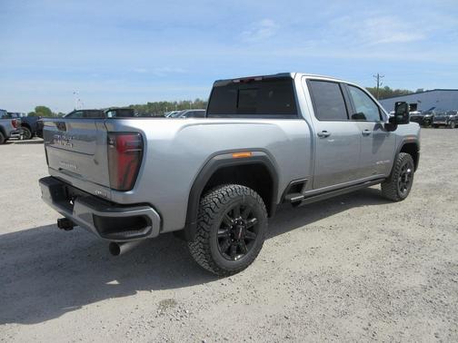 2025 GMC Sierra 2500 AT4