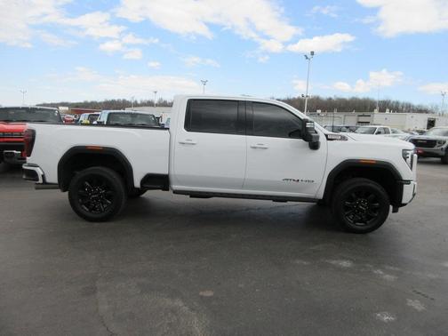 2024 GMC Sierra 2500 AT4