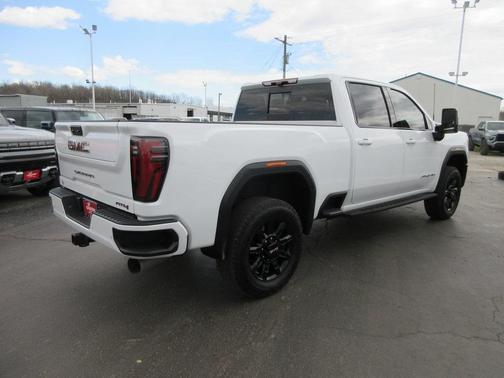 2024 GMC Sierra 2500 AT4