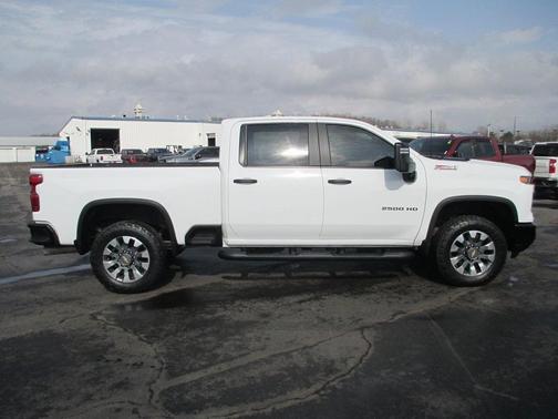 2024 Chevrolet Silverado 2500 Custom