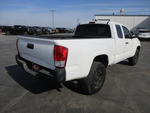 2017 Toyota Tacoma SR