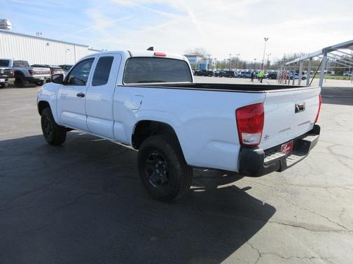 2017 Toyota Tacoma SR
