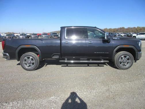 2026 GMC Sierra 3500 SLT