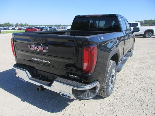 Onyx Black 2026 GMC Sierra 1500 SLT