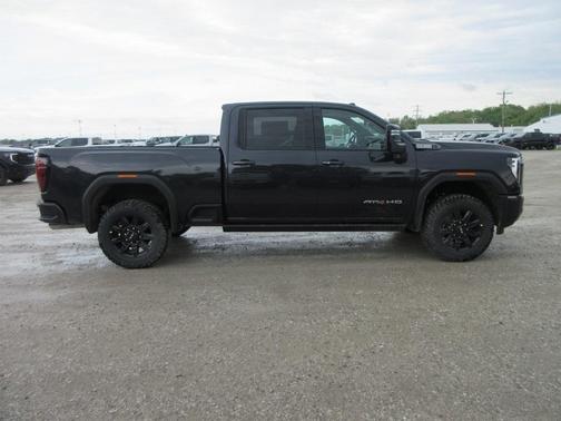 2025 GMC Sierra 2500 AT4