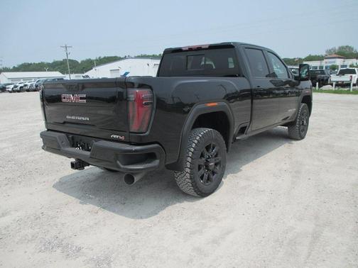 2025 GMC Sierra 2500 AT4