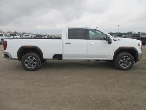 2026 GMC Sierra 3500 SLT