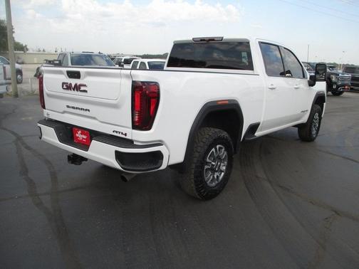 2021 GMC Sierra 2500 AT4
